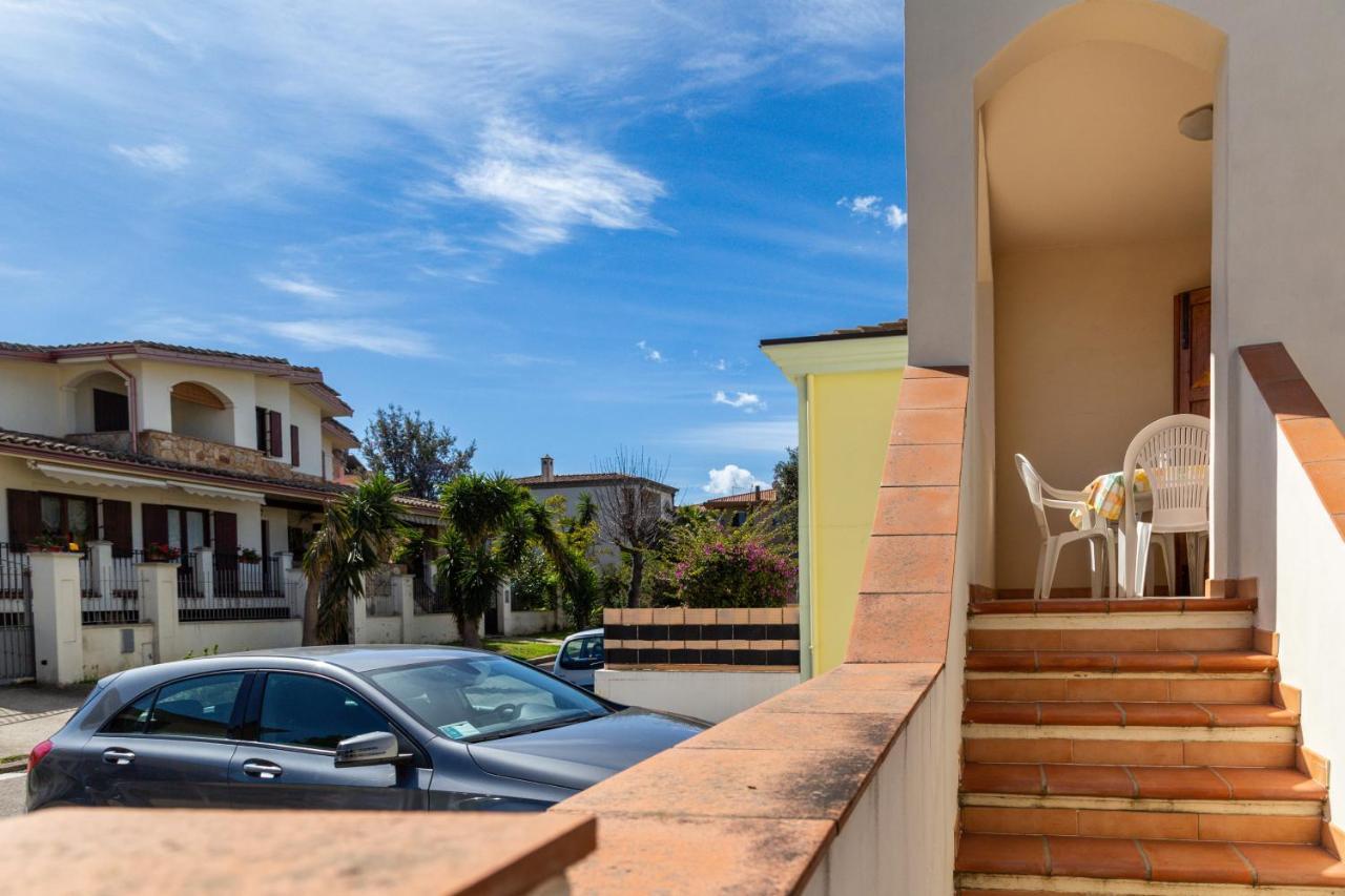 Апартаменты Casa A Due Passi Dal Mare Арбатакс Экстерьер фото