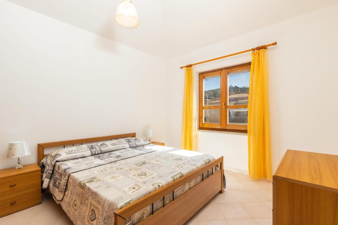 Апартаменты Casa A Due Passi Dal Mare Арбатакс Экстерьер фото