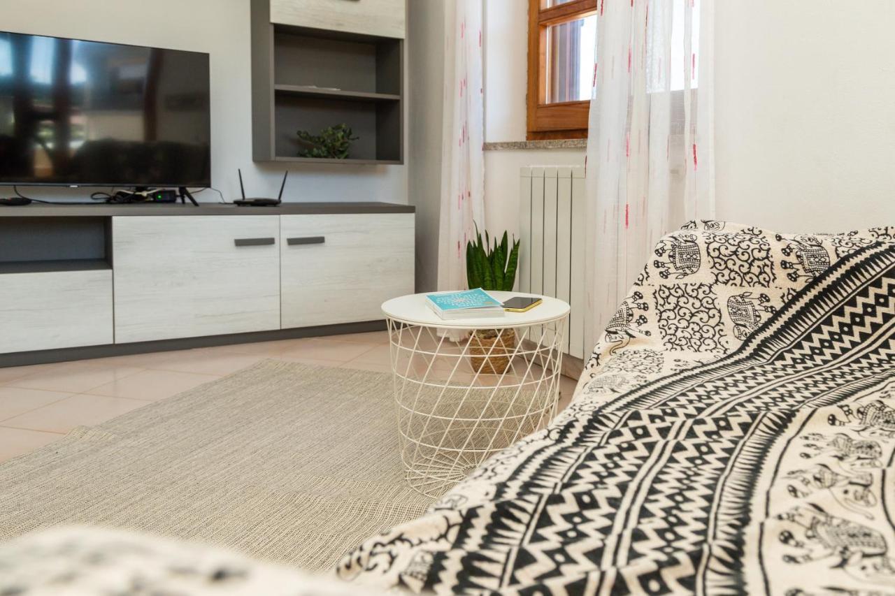 Апартаменты Casa A Due Passi Dal Mare Арбатакс Экстерьер фото